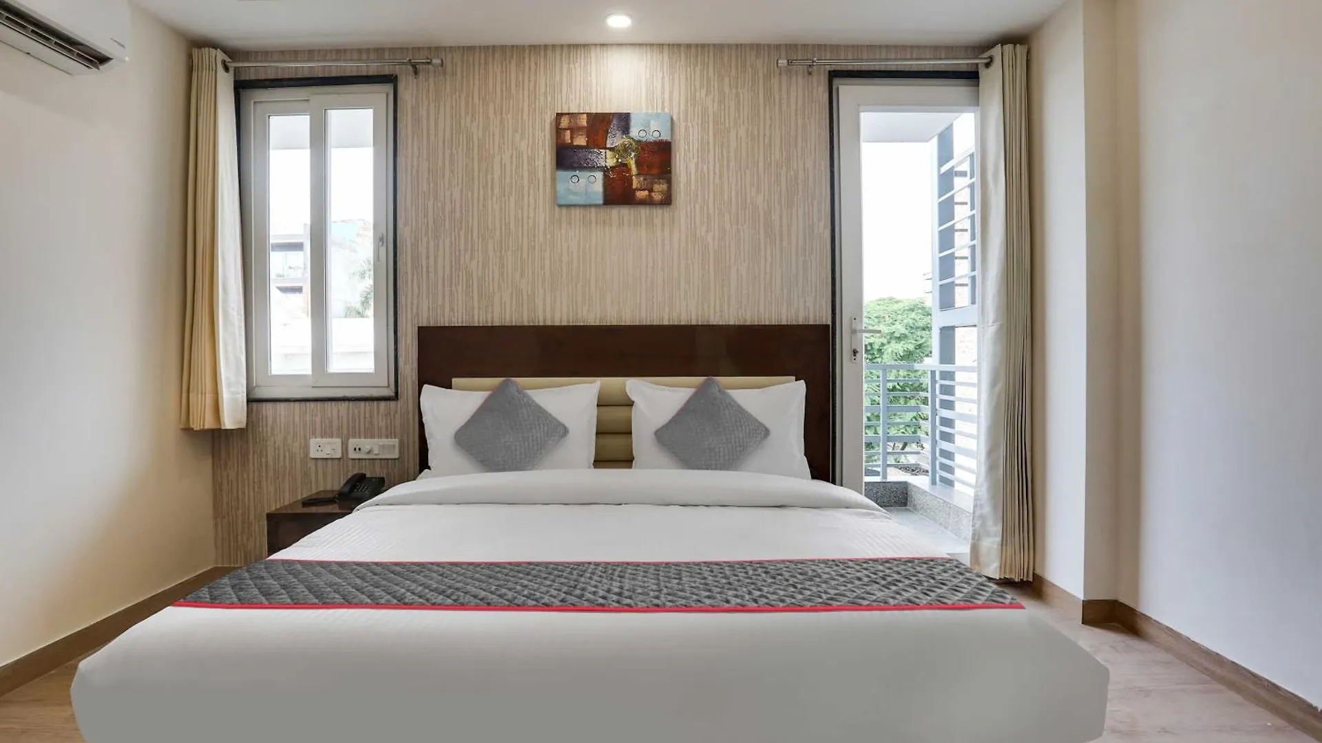 Townhouse The Adore Inn Gurgaon Indien