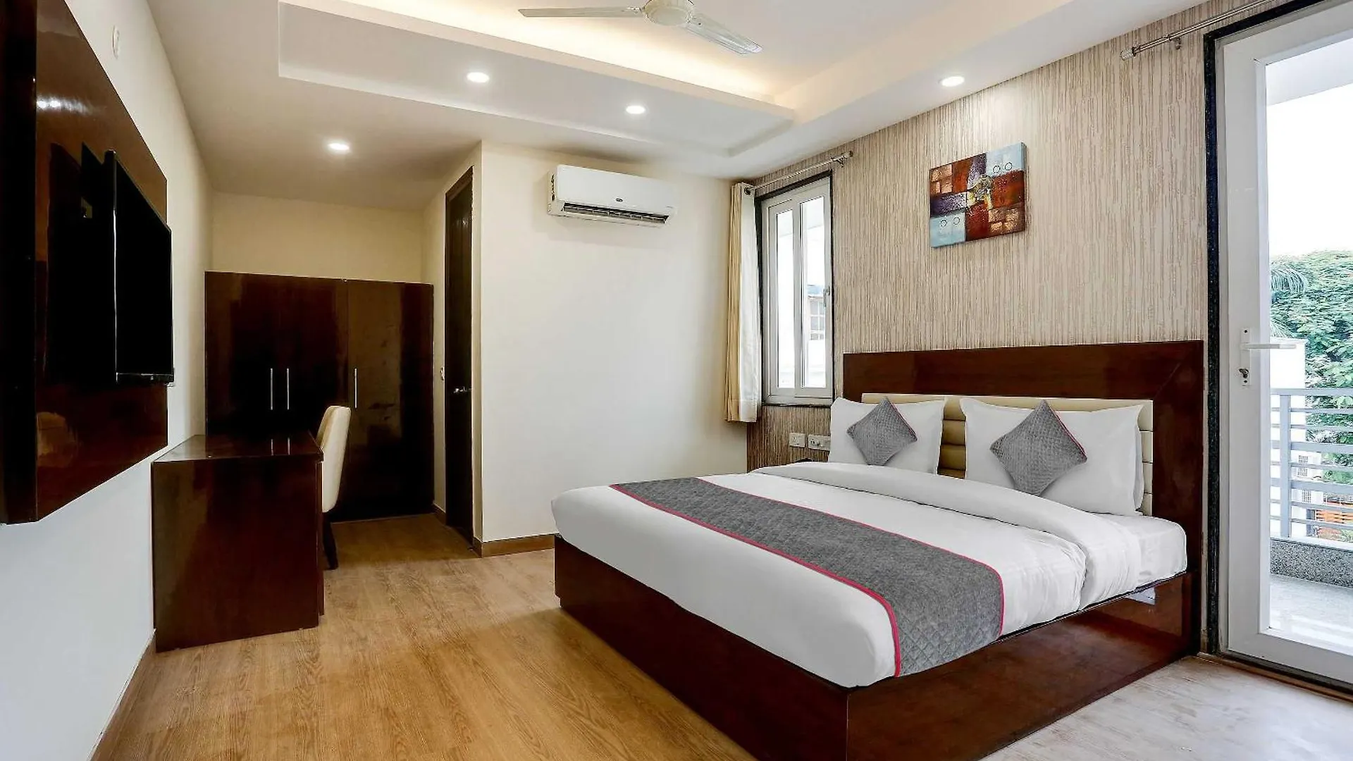 Townhouse The Adore Inn Gurgaon 3*,