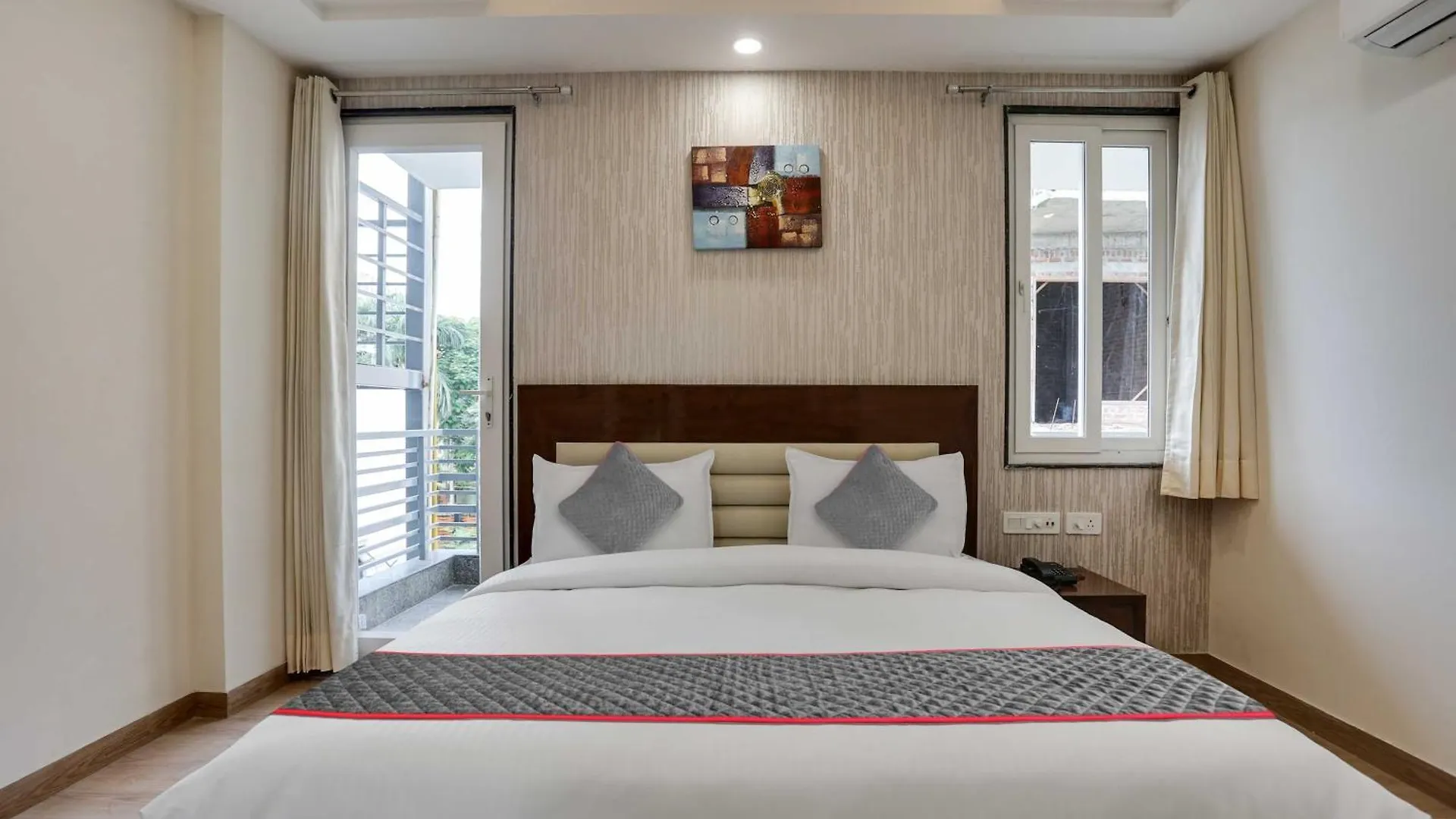 Townhouse The Adore Inn Gurgaon Hotel