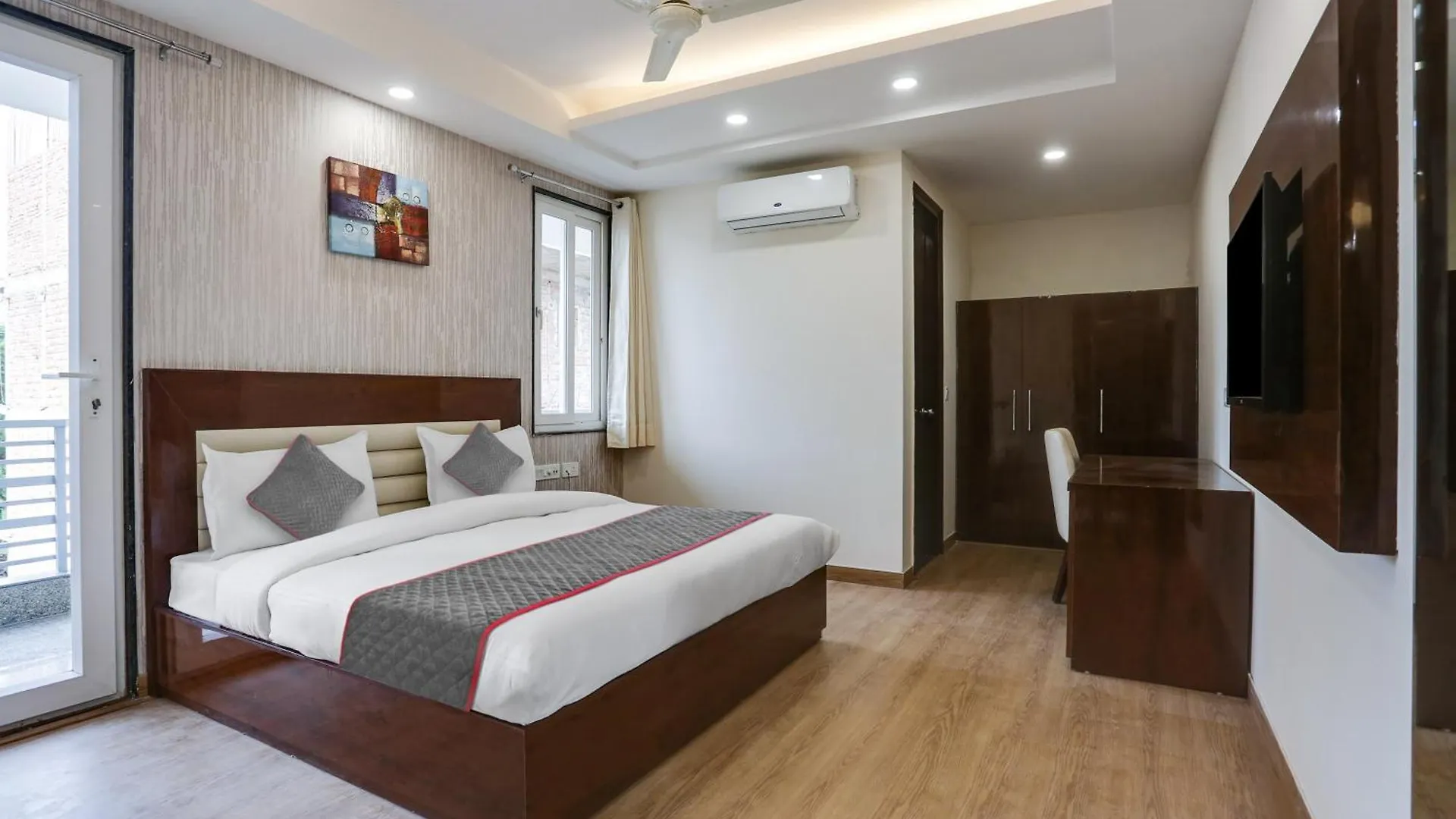 Townhouse The Adore Inn Gurgaon